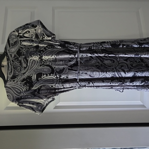 Dress - Picture 7 of 7